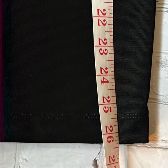 FOREVER 21 vintage knee-length black skirt. Size M - Picture 6 of 8